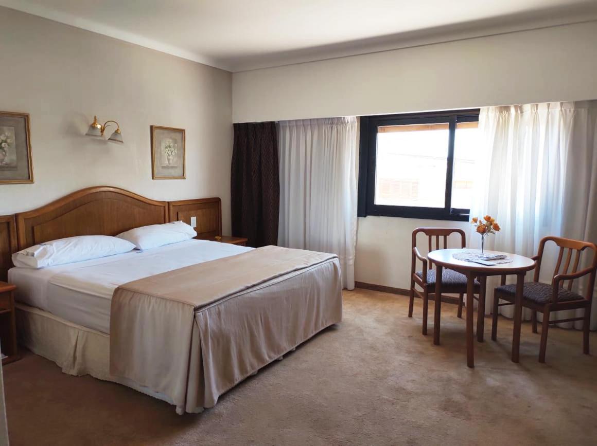 Hotel Libertador Trelew Exterior photo